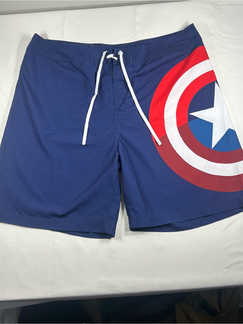 Marvel Comics Captain America Shield Men's XL Swim Board Shorts Surf Trunks EUC